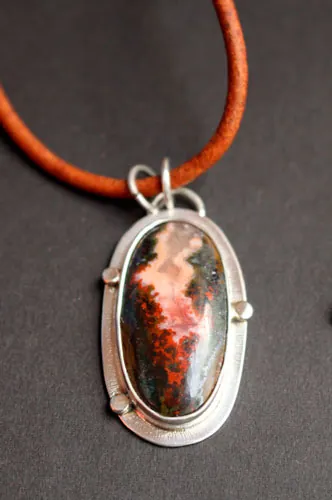 From the depths of the earth, volcano necklace in silver and seam agate