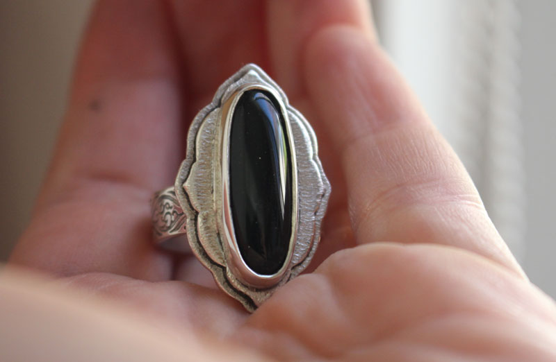 Flower of the wind, cloud ring in sterling silver and onyx