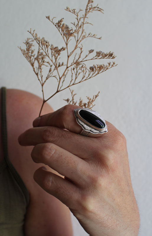 Flower of the wind, cloud ring in sterling silver and onyx