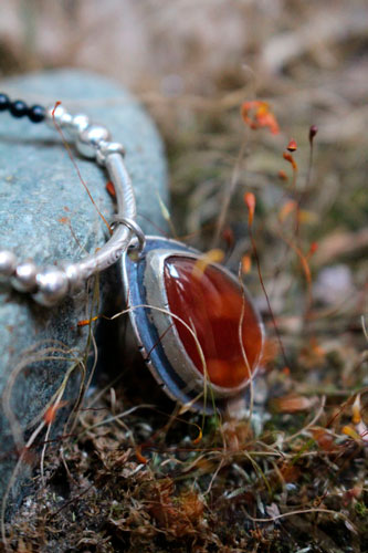 Garance, red dyer’s necklace in silver, coral, black agate and carnelian