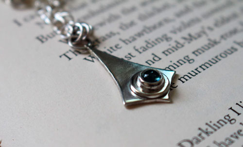 Glas, kite shaped necklace in silver and blue zircon