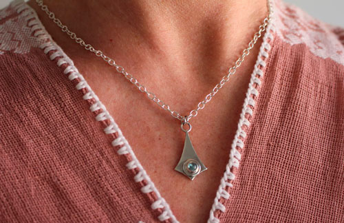 Glas, kite shaped necklace in silver and blue zircon