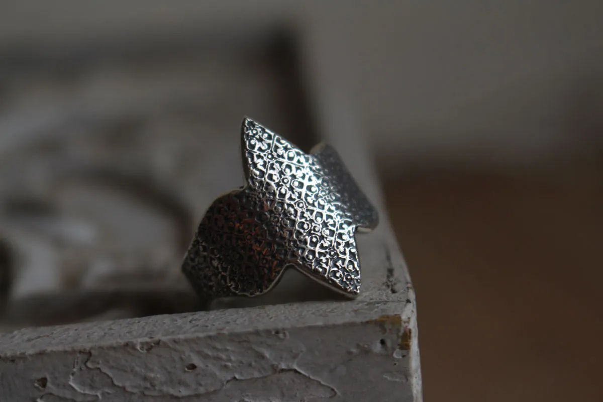 Guide, marquise-shaped mosaic ring in sterling silver