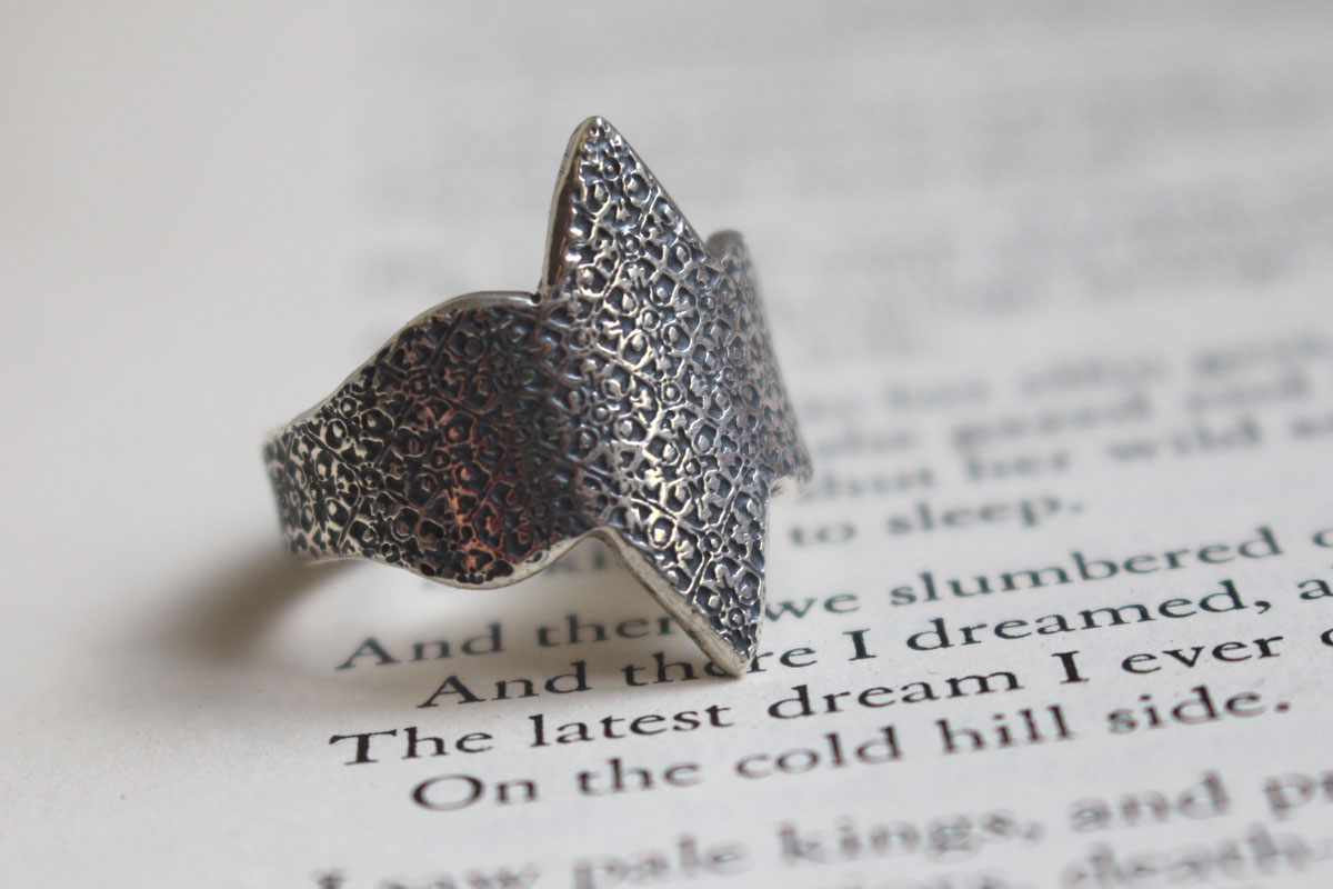 Guide, marquise-shaped mosaic ring in sterling silver