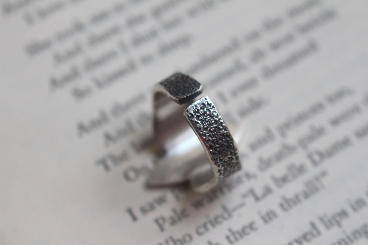 Guide, marquise-shaped mosaic ring in sterling silver