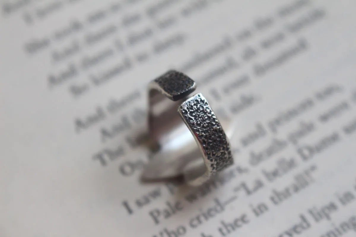 Guide, marquise-shaped mosaic ring in sterling silver