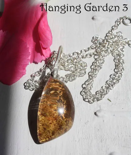 Hanging garden, Babylon mystery necklace in silver and phantom quartz