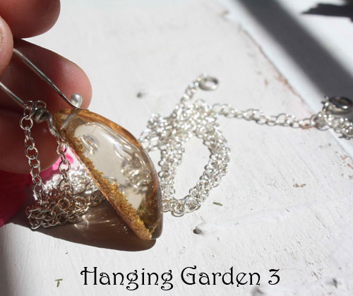 Hanging garden, Babylon mystery necklace in silver and phantom quartz