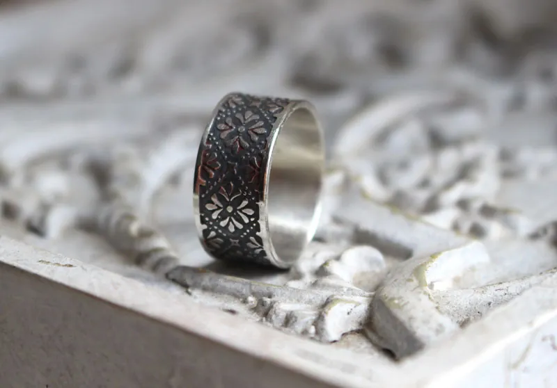 Helorian, medieval flower silver ring