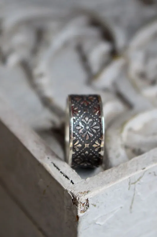Helorian, medieval flower silver ring