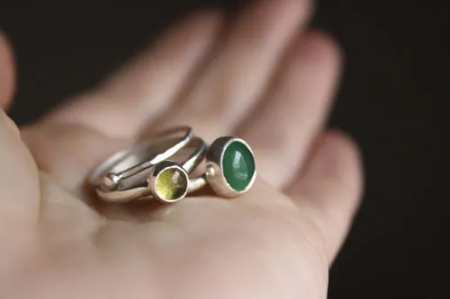Himalayan green tea, stacking ring in silver, green agate and peridot