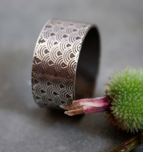 Hitomi, Japanese waves ring in sterling silver