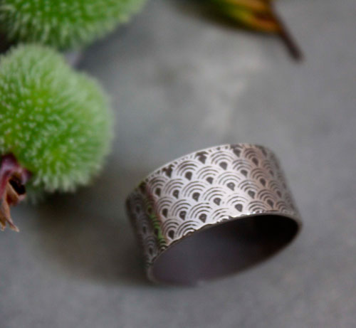 Hitomi, Japanese waves ring in sterling silver