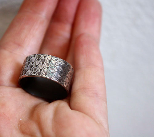 Hitomi, Japanese waves ring in sterling silver