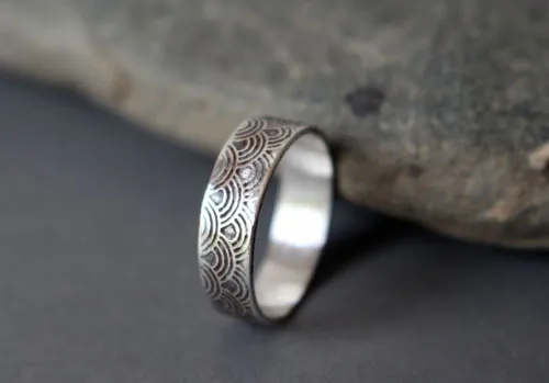 Hitomi small, Japanese wave ring in sterling silver