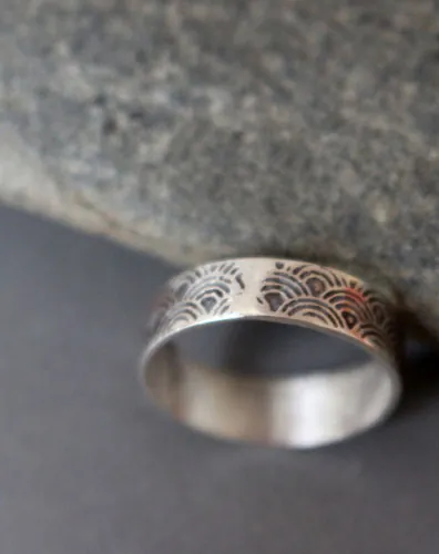 Hitomi small, Japanese wave ring in sterling silver