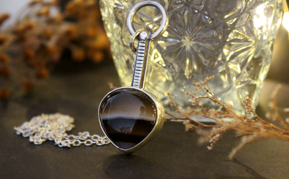 Horizon, rising sun necklace in silver and agate
