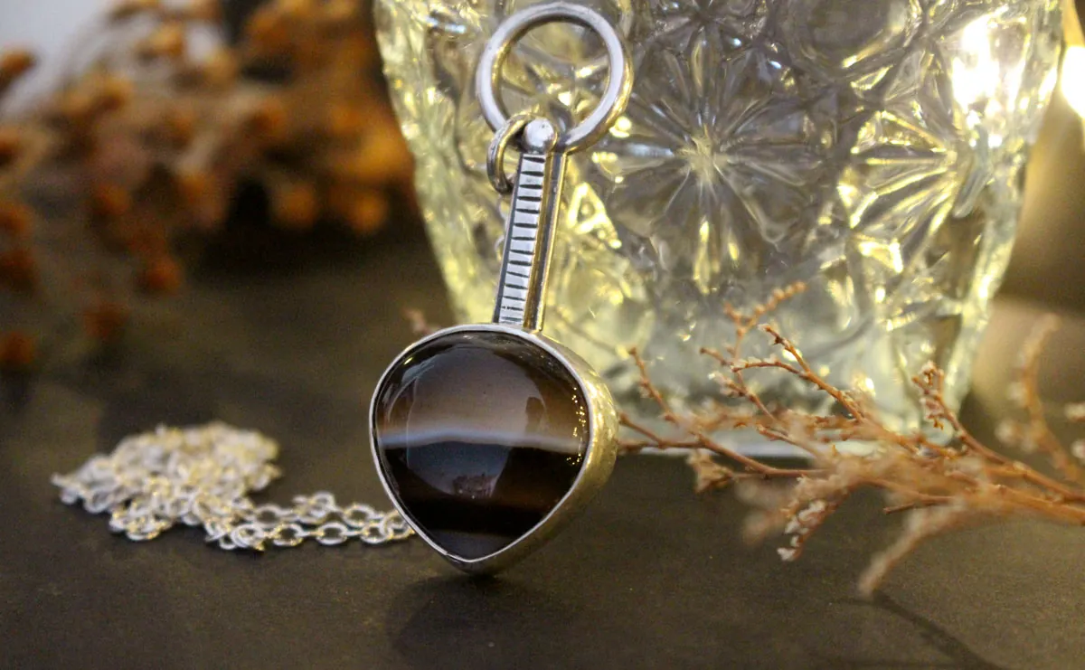 Horizon, rising sun necklace in silver and agate