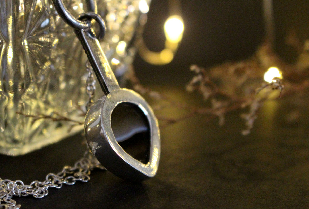 Horizon, rising sun necklace in silver and agate