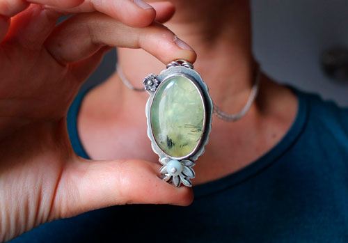 Hortense, baroque floral cameo necklace in silver, prehnite and amazonite