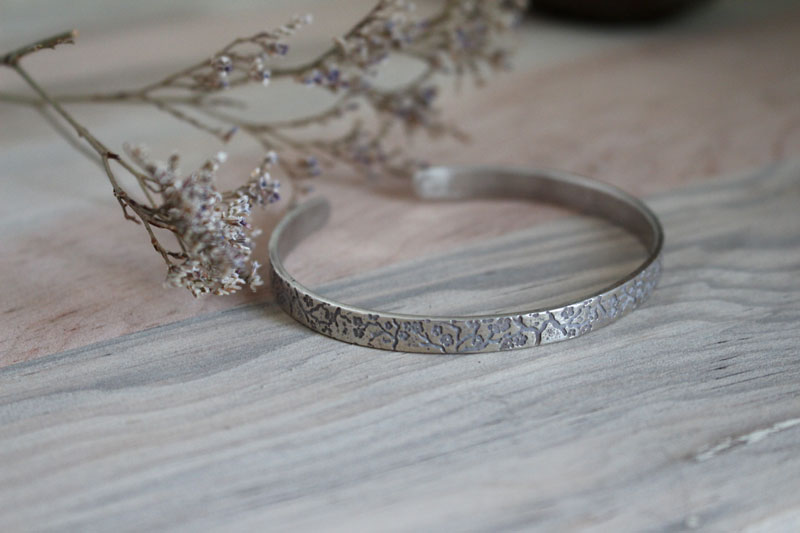 Haru, japanese branches and cherry blossom bracelet in silver