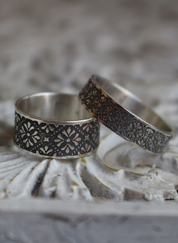 Helorian, engraved medieval flower ring in sterling silver