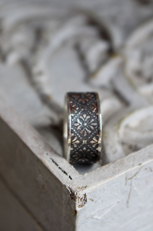 Helorian, engraved medieval flower ring in sterling silver