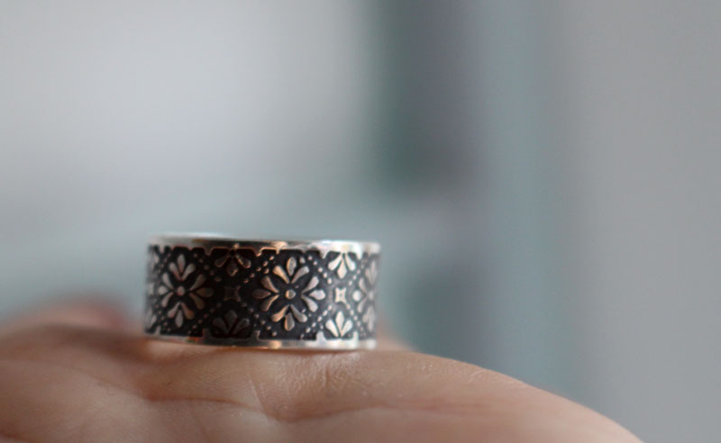 Helorian, engraved medieval flower ring in sterling silver