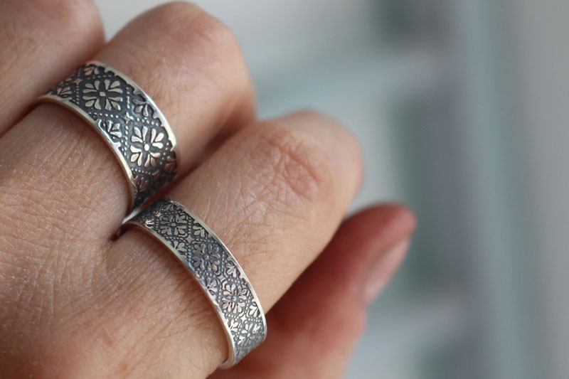 Helorian, engraved medieval flower ring in sterling silver