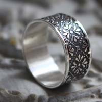 Helorian, engraved medieval flower ring in sterling silver