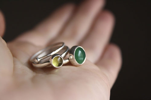 Himalayan green tea, stacking ring in silver, green agate and peridot