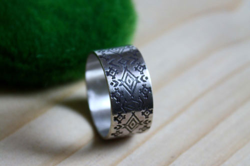 Huichol, Mexican tribal geometric ring in silver