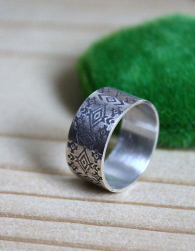 Huichol, Mexican tribal geometric ring in silver