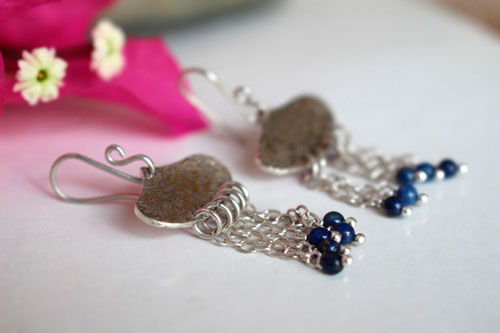Huyana, Amerindian rain earrings in silver and lapis lazuli