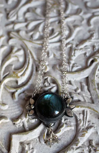Ice inflorescence, baroque flower necklace in silver and labradorite