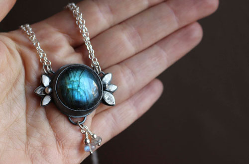 Ice inflorescence, baroque flower necklace in silver and labradorite