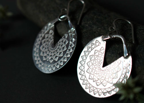 Inca sun, Pre-Hispanic celestial earrings in silver