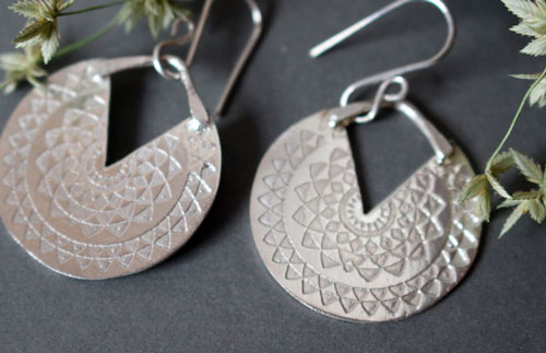 Inca sun, Pre-Hispanic celestial earrings in silver