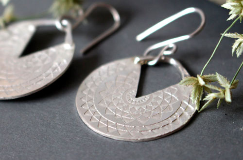 Inca sun, Pre-Hispanic celestial earrings in silver