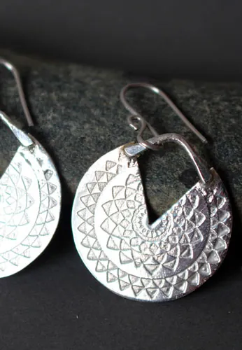 Inca sun, Pre-Hispanic celestial earrings in silver
