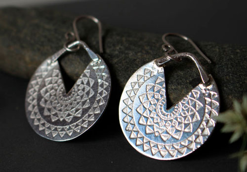 Inca sun, Pre-Hispanic celestial earrings in silver