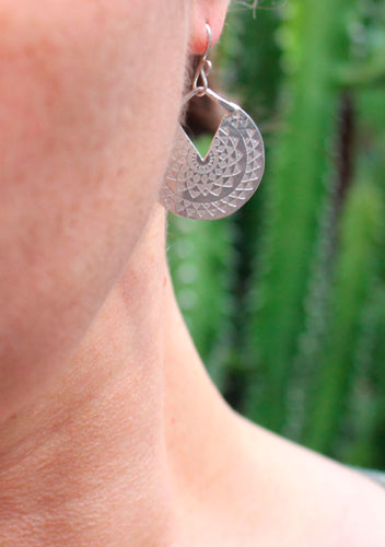 Inca sun, Pre-Hispanic celestial earrings in silver