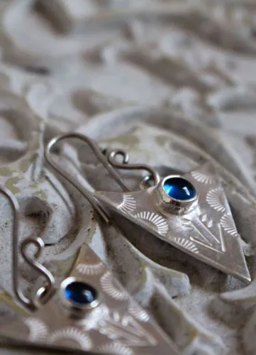 Indian blue, tribal triangle earrings in silver and blue sapphire