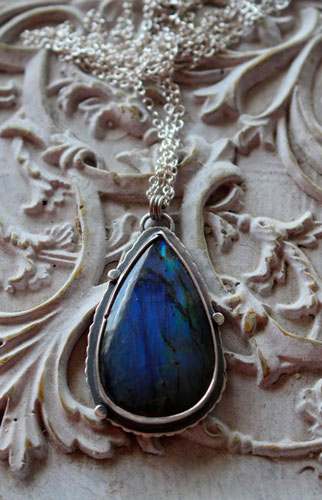 Invisible to the eye, Little Prince quote necklace in silver and labradorite