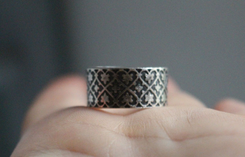 Ivy crown,  strength of bonds Medieval ring in silver