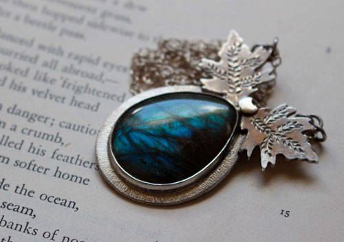Ice leaves, leaves necklace in silver and labradorite