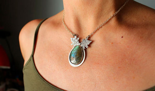 Ice leaves, leaves necklace in silver and labradorite
