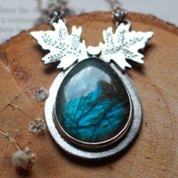 Ice leaves, leaves necklace in sterling silver and labradorite