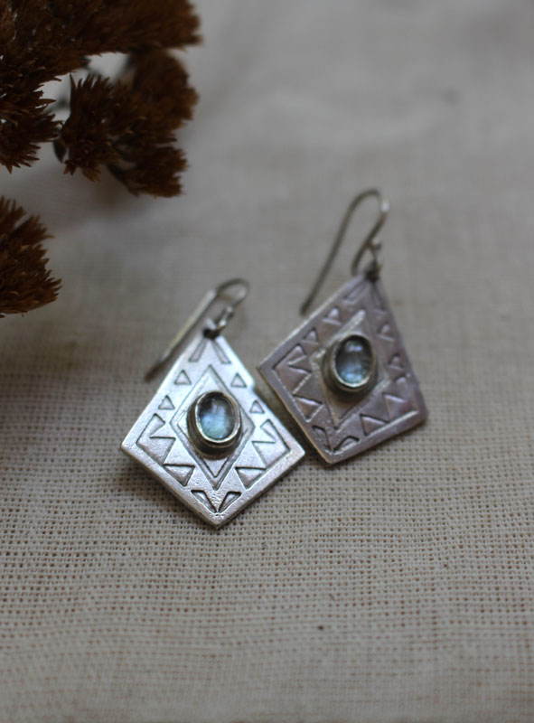 Itzia, Mexican diamond earrings in sterling silver and zircon