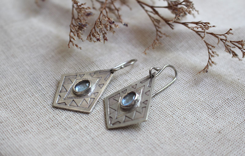 Itzia, Mexican diamond earrings in sterling silver and zircon